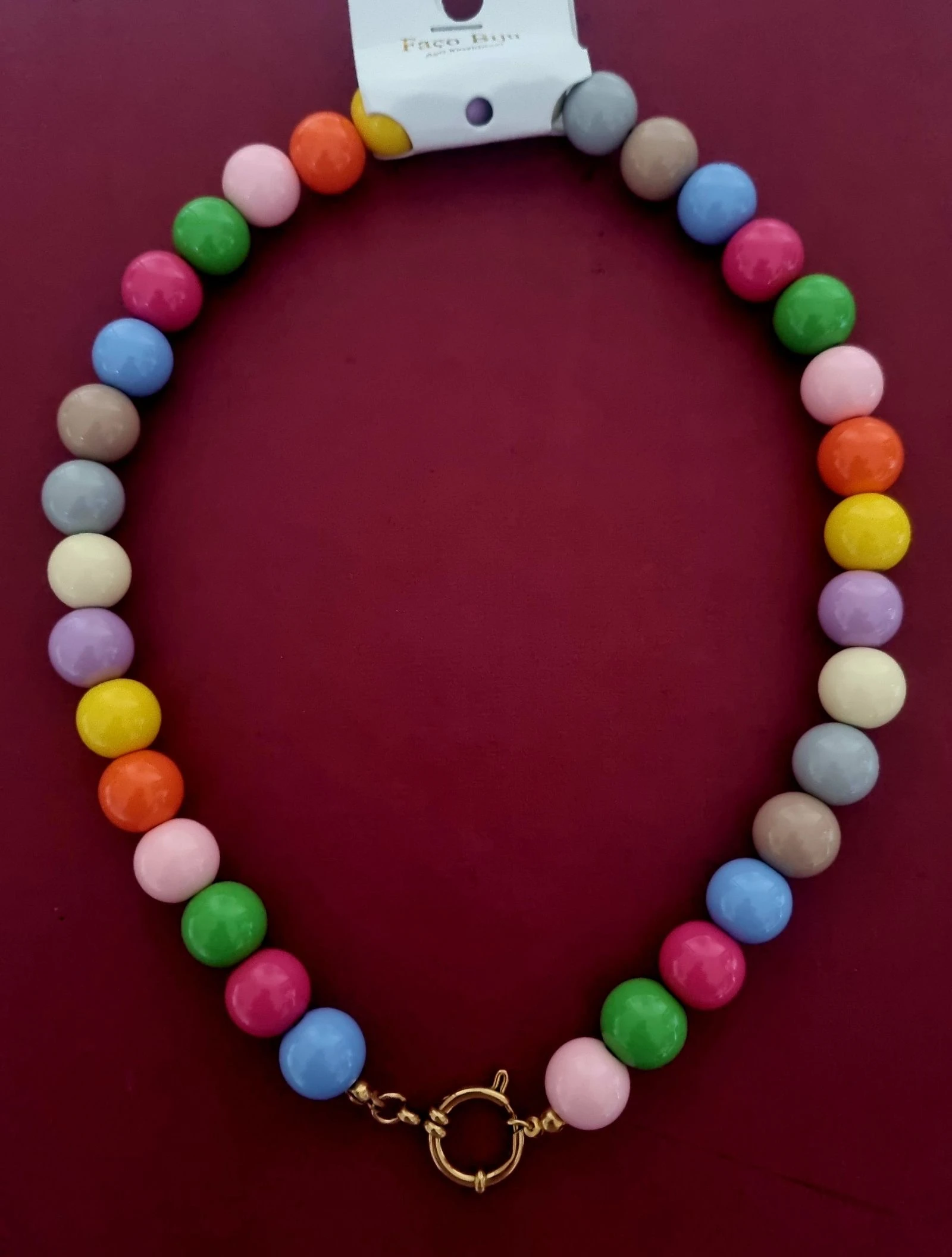 Colar dourado, em aço, com bolinhas coloridas em acrílico. Fecho bóia. – photo 3